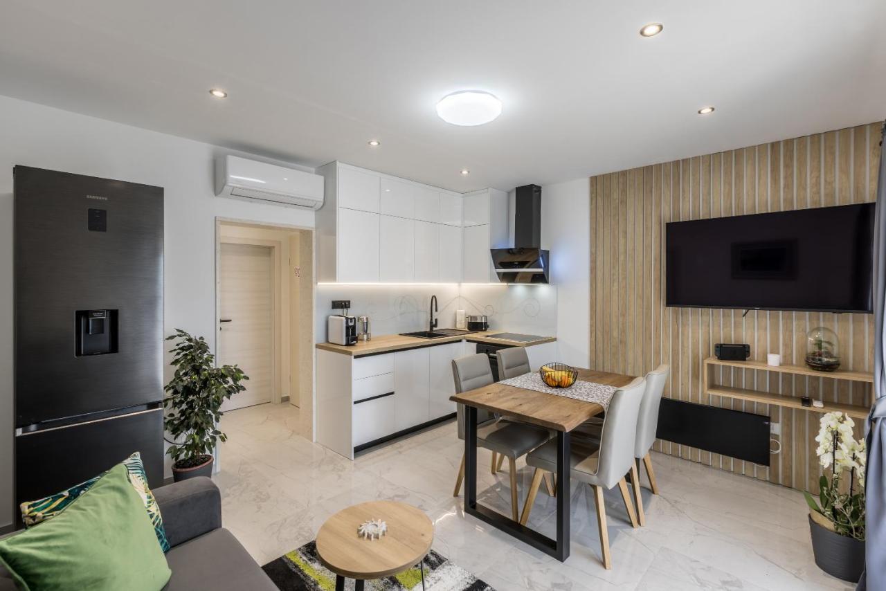 Apartments Petra Bol Eksteriør billede